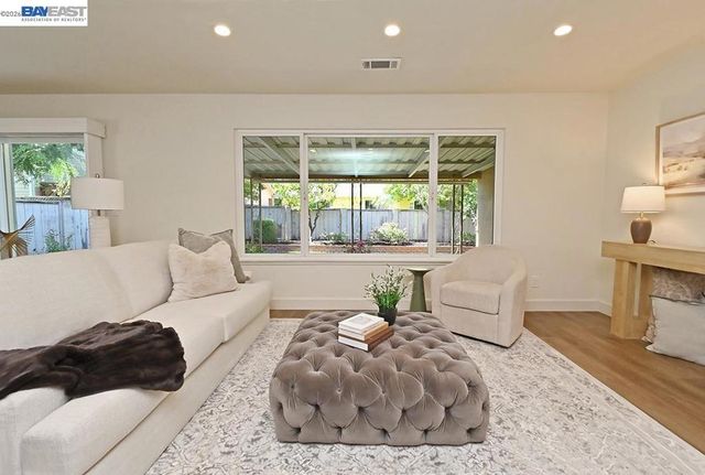 827 Caliente Ave, Livermore, CA 94550