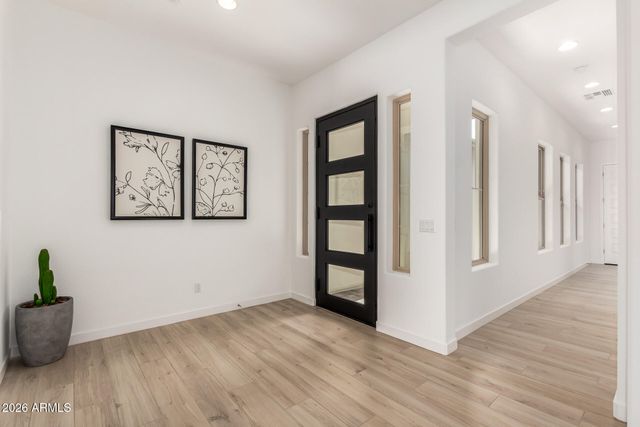 2642 E VIRGINIA Street, Mesa, AZ 85213