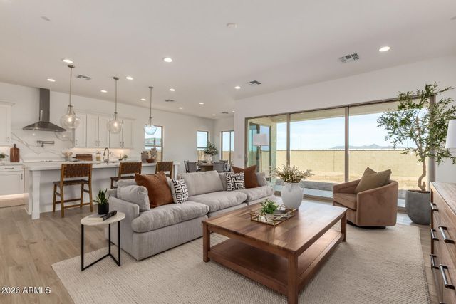 2642 E VIRGINIA Street, Mesa, AZ 85213