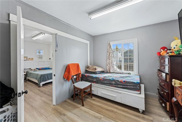 4255 Menlo, Los Angeles, CA 90037