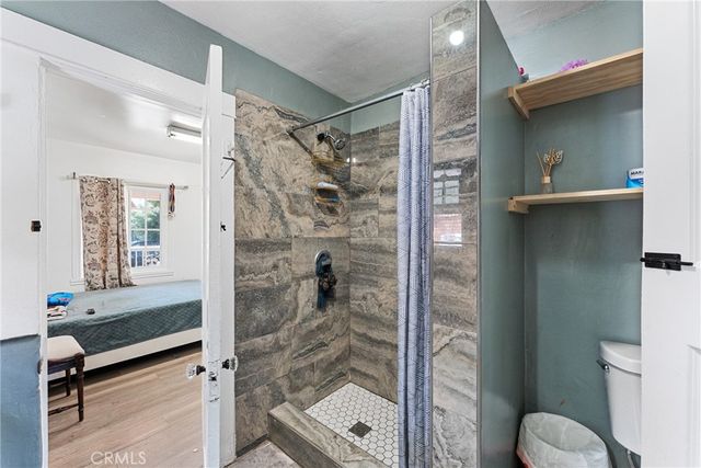 4255 Menlo, Los Angeles, CA 90037