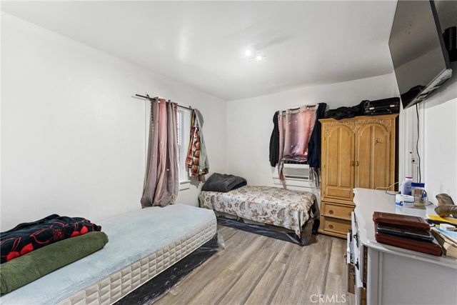 4255 Menlo, Los Angeles, CA 90037