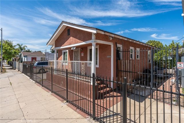 4255 Menlo, Los Angeles, CA 90037