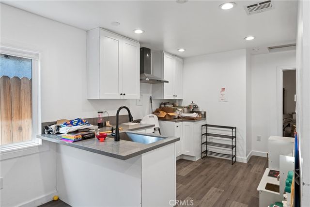 4255 Menlo, Los Angeles, CA 90037
