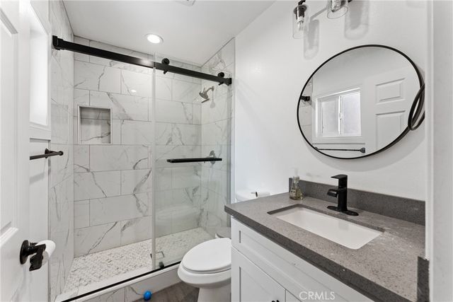 4255 Menlo, Los Angeles, CA 90037
