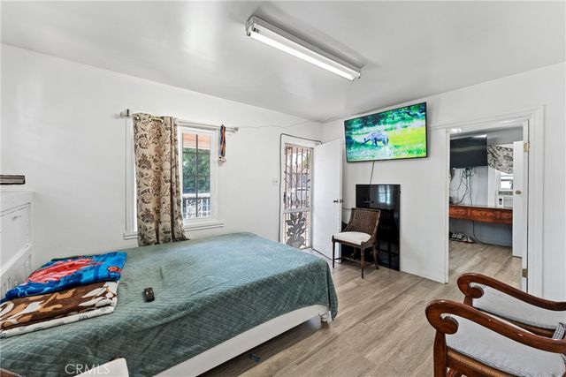 4255 Menlo, Los Angeles, CA 90037