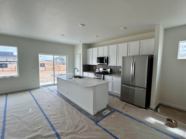 210 Buckboard Dr, Hudson, CO 80642