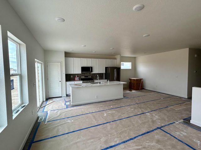 210 Buckboard Dr, Hudson, CO 80642