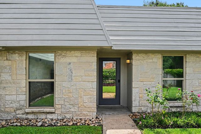 12063 Mulholland Drive, Meadows Place, TX 77477