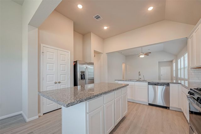 1091 Lilly Lane, Bellville, TX 77418