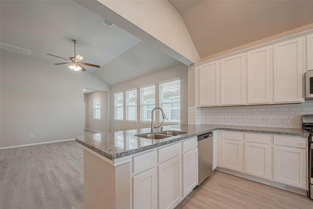 1091 Lilly Lane, Bellville, TX 77418