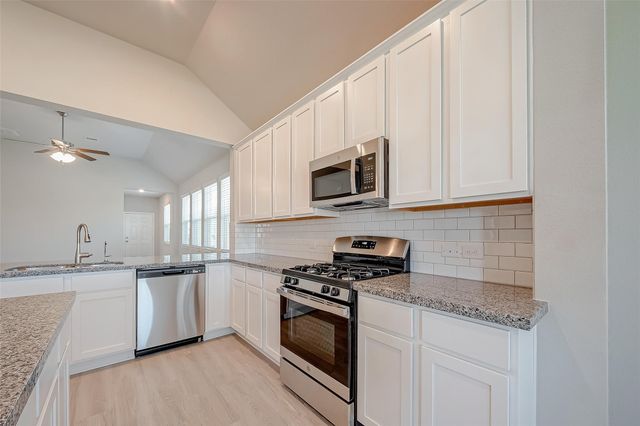 1091 Lilly Lane, Bellville, TX 77418