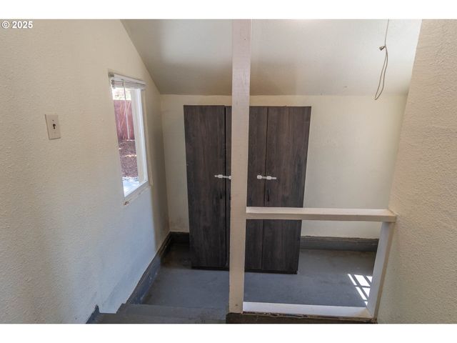 335 Ne CUMMINS St, Roseburg, OR 97470