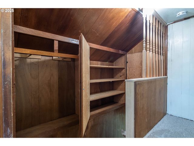 335 Ne CUMMINS St, Roseburg, OR 97470