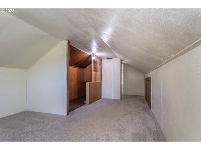 335 Ne CUMMINS St, Roseburg, OR 97470