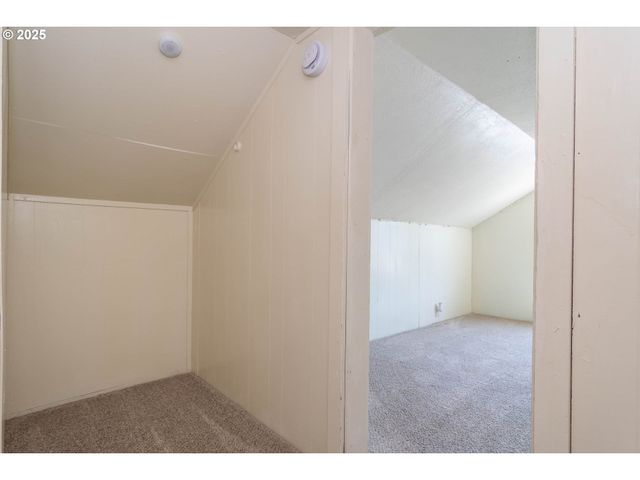 335 Ne CUMMINS St, Roseburg, OR 97470