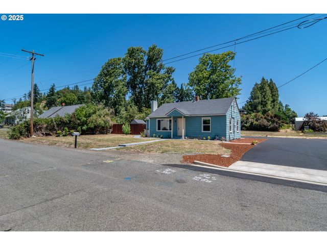 335 Ne CUMMINS St, Roseburg, OR 97470