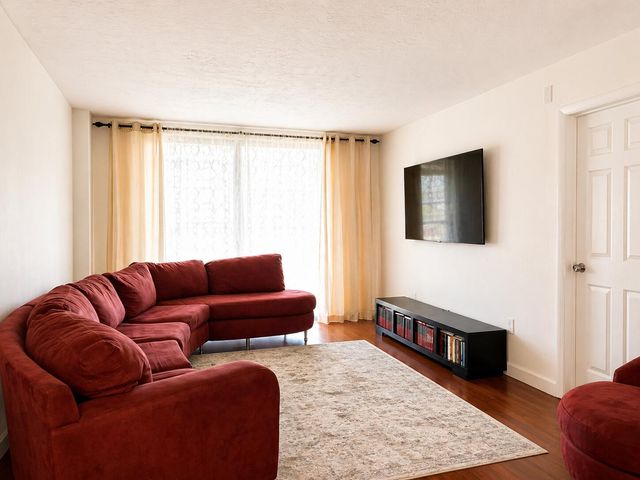 7000 NW 17th Street 203, Plantation, FL 33313