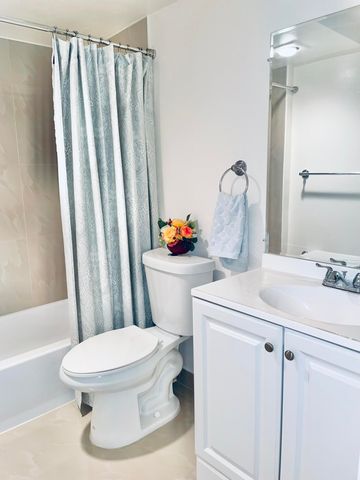 7000 NW 17th Street 203, Plantation, FL 33313