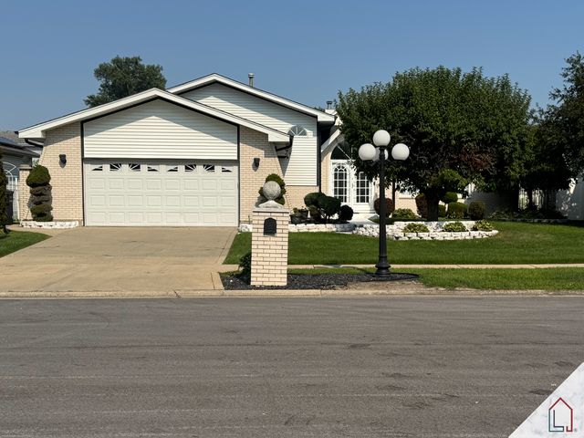 18165 Brittany Lane, Lansing, IL 60438