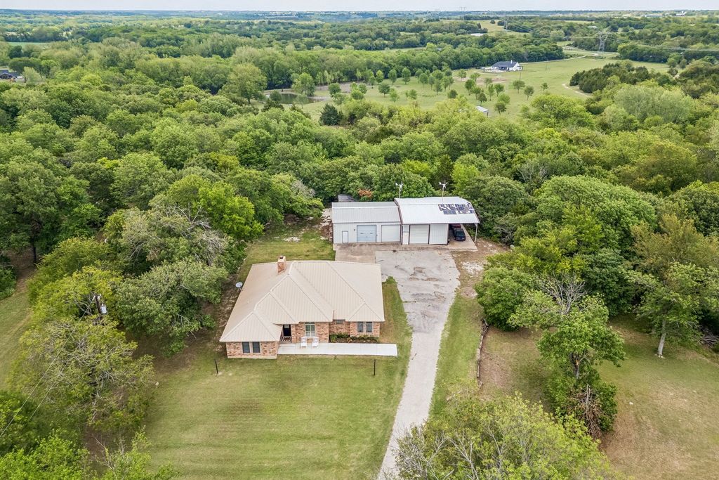 807 E State Highway 11, Tom Bean, TX 75491