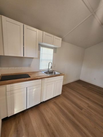 4222 Hibiscus Cir S, West Palm Beach, FL 33409