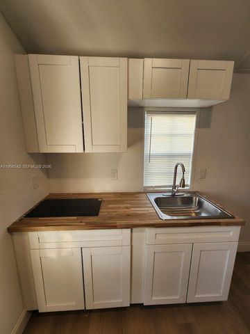 4222 Hibiscus Cir S, West Palm Beach, FL 33409