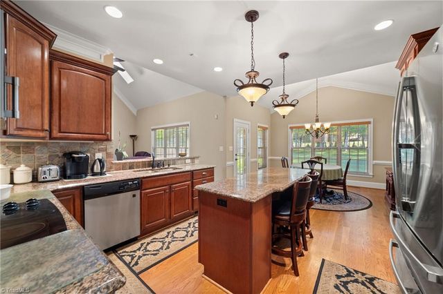 1842 Grove Pines Court, Kernersville, NC 27284