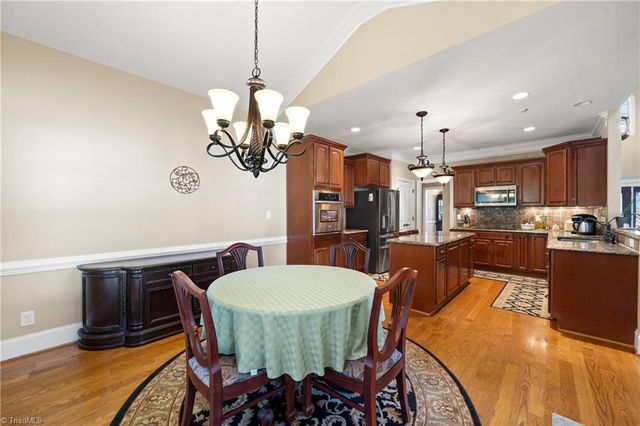 1842 Grove Pines Court, Kernersville, NC 27284