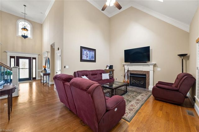 1842 Grove Pines Court, Kernersville, NC 27284
