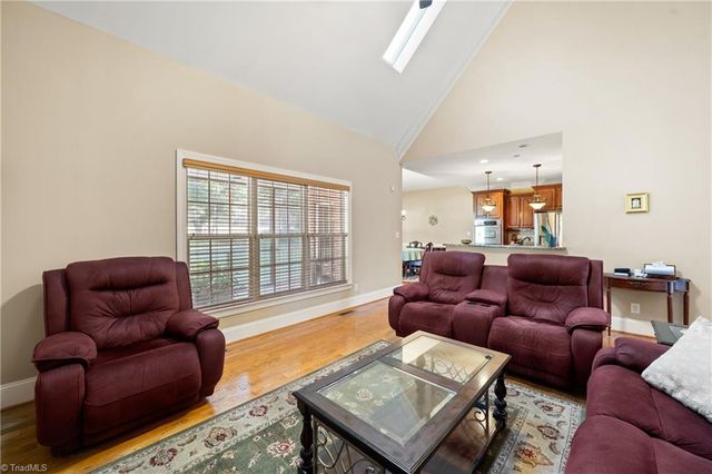 1842 Grove Pines Court, Kernersville, NC 27284