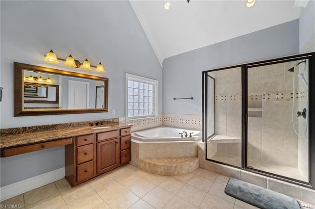 1842 Grove Pines Court, Kernersville, NC 27284