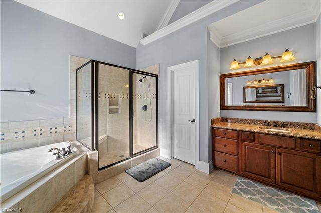 1842 Grove Pines Court, Kernersville, NC 27284