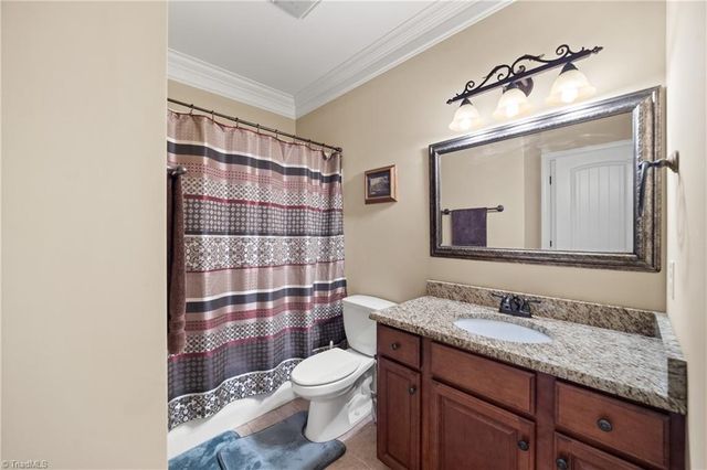 1842 Grove Pines Court, Kernersville, NC 27284