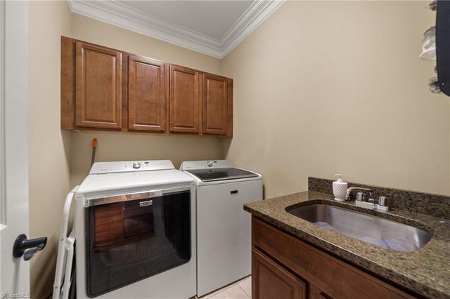1842 Grove Pines Court, Kernersville, NC 27284