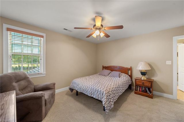 1842 Grove Pines Court, Kernersville, NC 27284