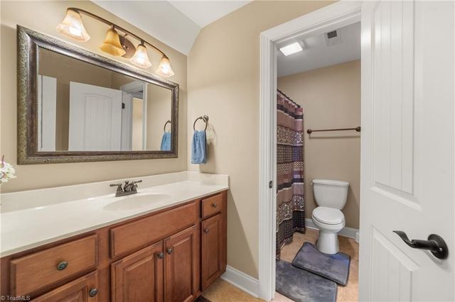 1842 Grove Pines Court, Kernersville, NC 27284