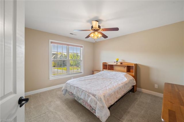 1842 Grove Pines Court, Kernersville, NC 27284