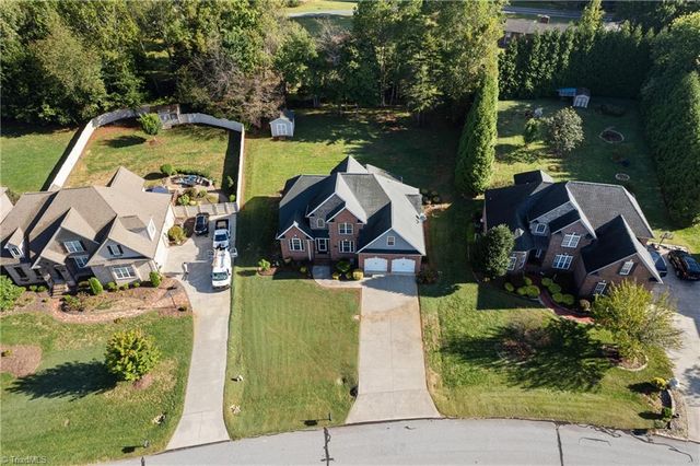 1842 Grove Pines Court, Kernersville, NC 27284