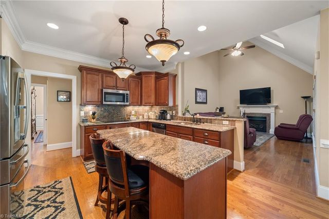 1842 Grove Pines Court, Kernersville, NC 27284