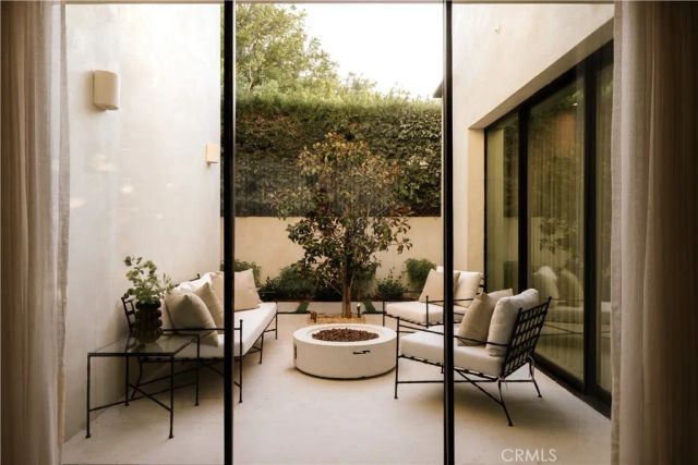 13218 Hesby Street, Sherman Oaks, CA 91423