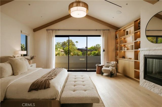 13218 Hesby Street, Sherman Oaks, CA 91423