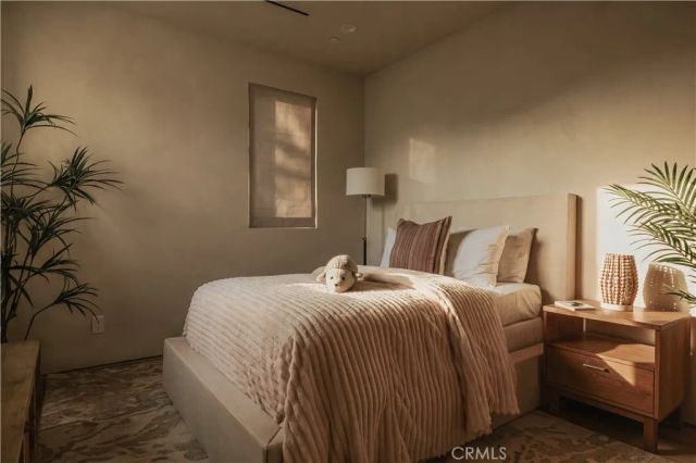 13218 Hesby Street, Sherman Oaks, CA 91423