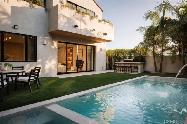 13218 Hesby Street, Sherman Oaks, CA 91423