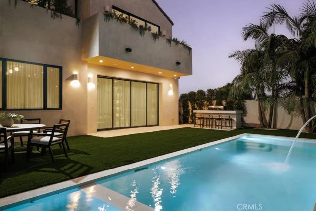 13218 Hesby Street, Sherman Oaks, CA 91423