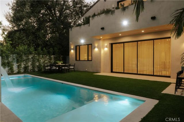 13218 Hesby Street, Sherman Oaks, CA 91423