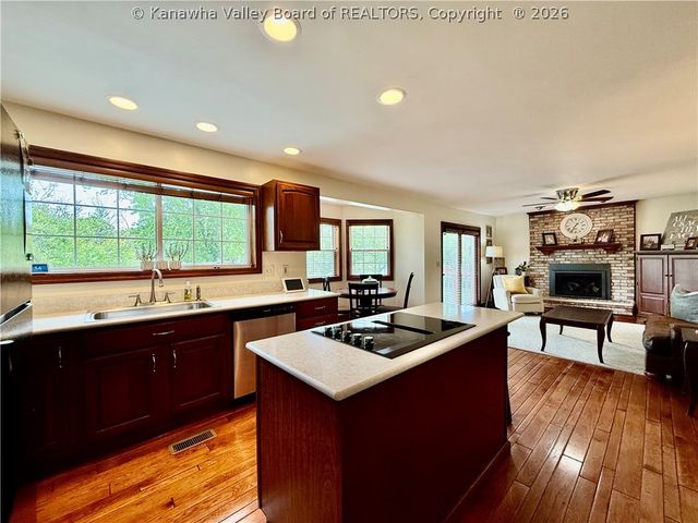 46 Shannon Drive, Hurricane, WV 25526