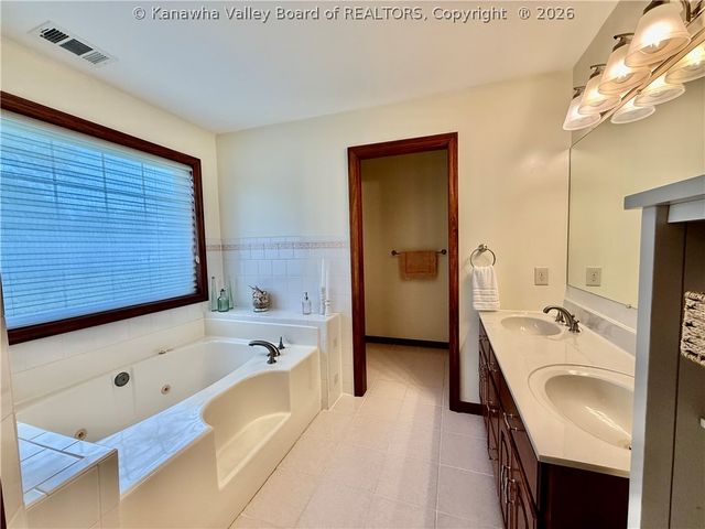 46 Shannon Drive, Hurricane, WV 25526