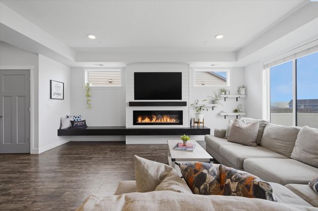 4730 Roark Dr, Richland, WA 99352