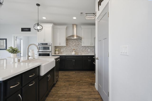 4730 Roark Dr, Richland, WA 99352